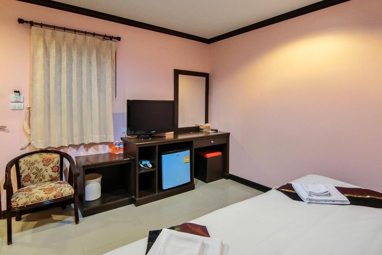 Hollywood Inn Love Patong Esterno foto