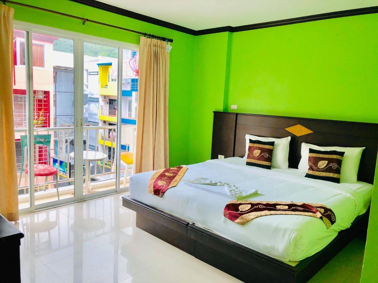 Hollywood Inn Love Patong Esterno foto