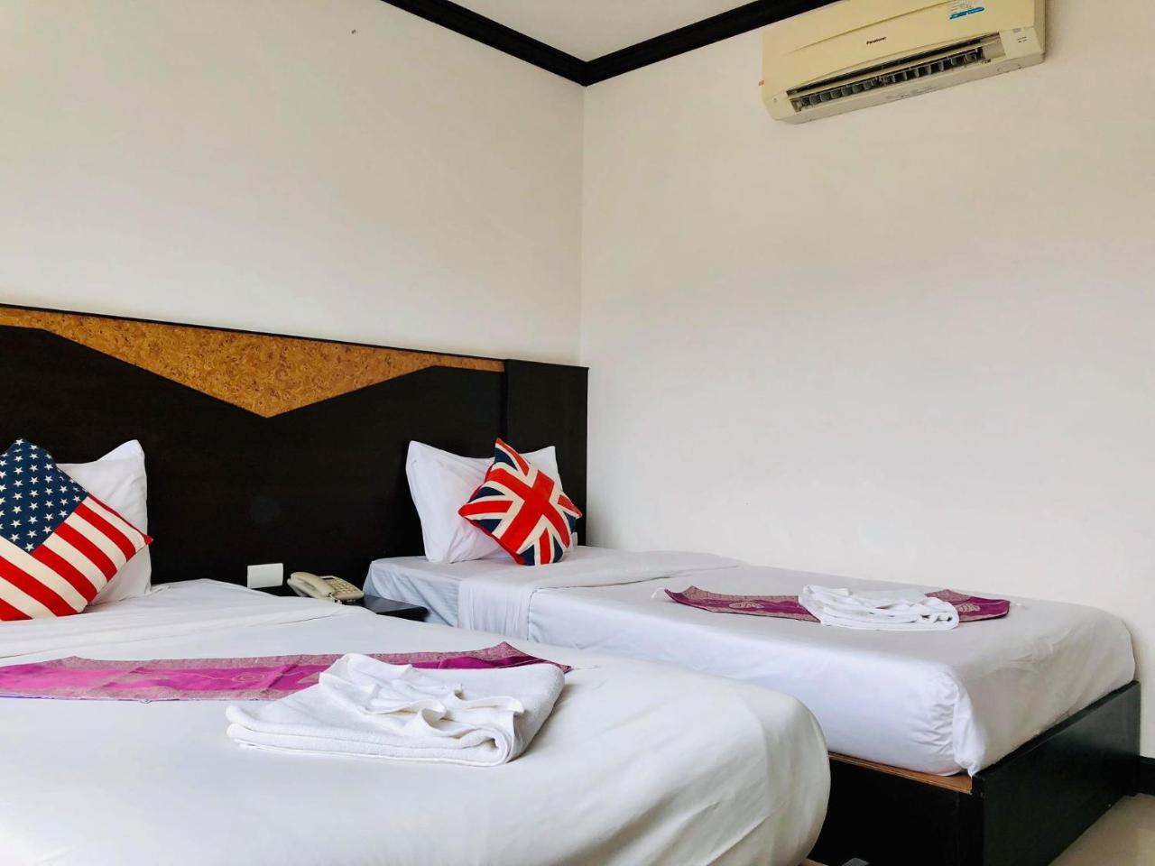 Hollywood Inn Love Patong Esterno foto