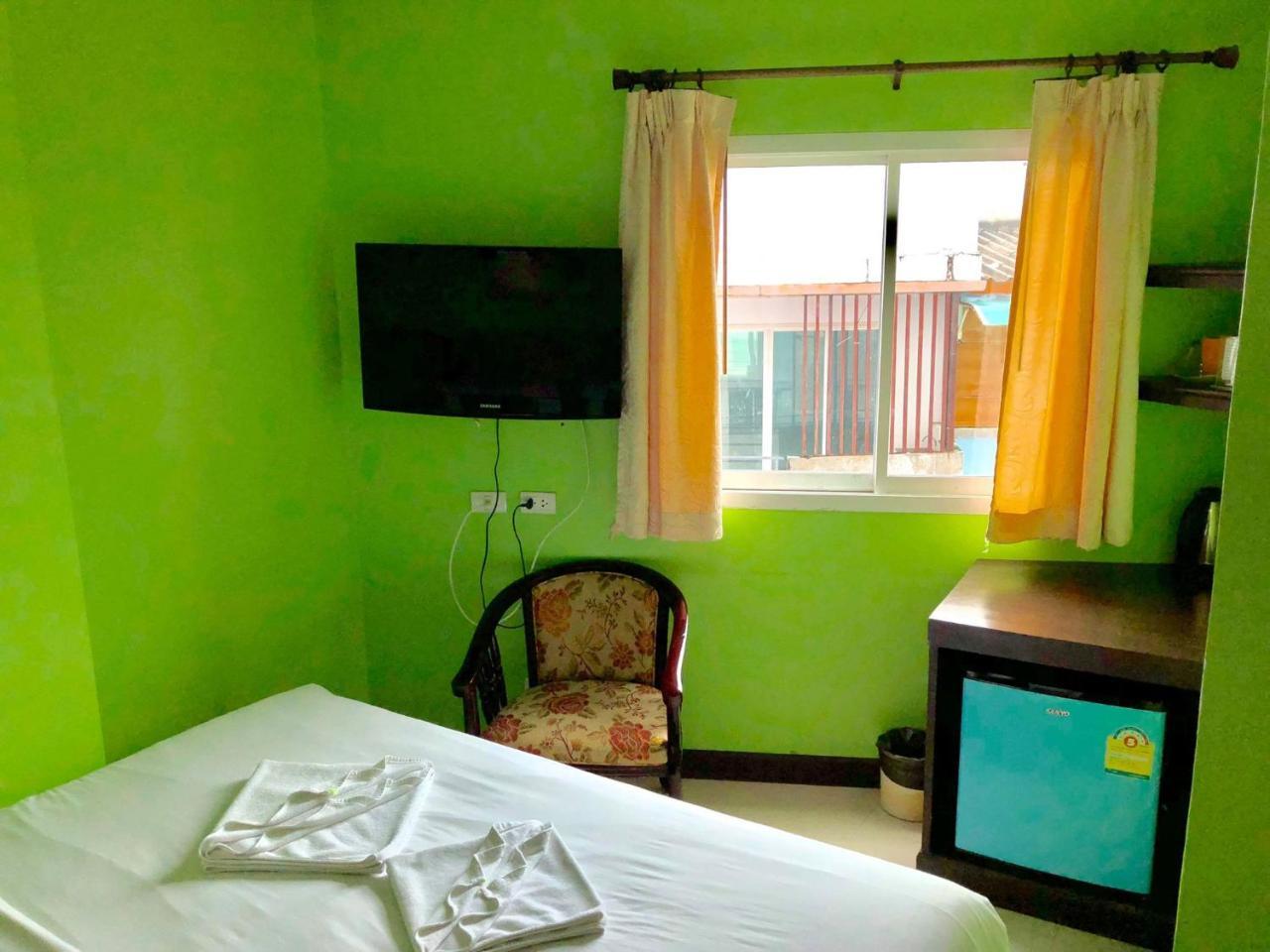 Hollywood Inn Love Patong Esterno foto