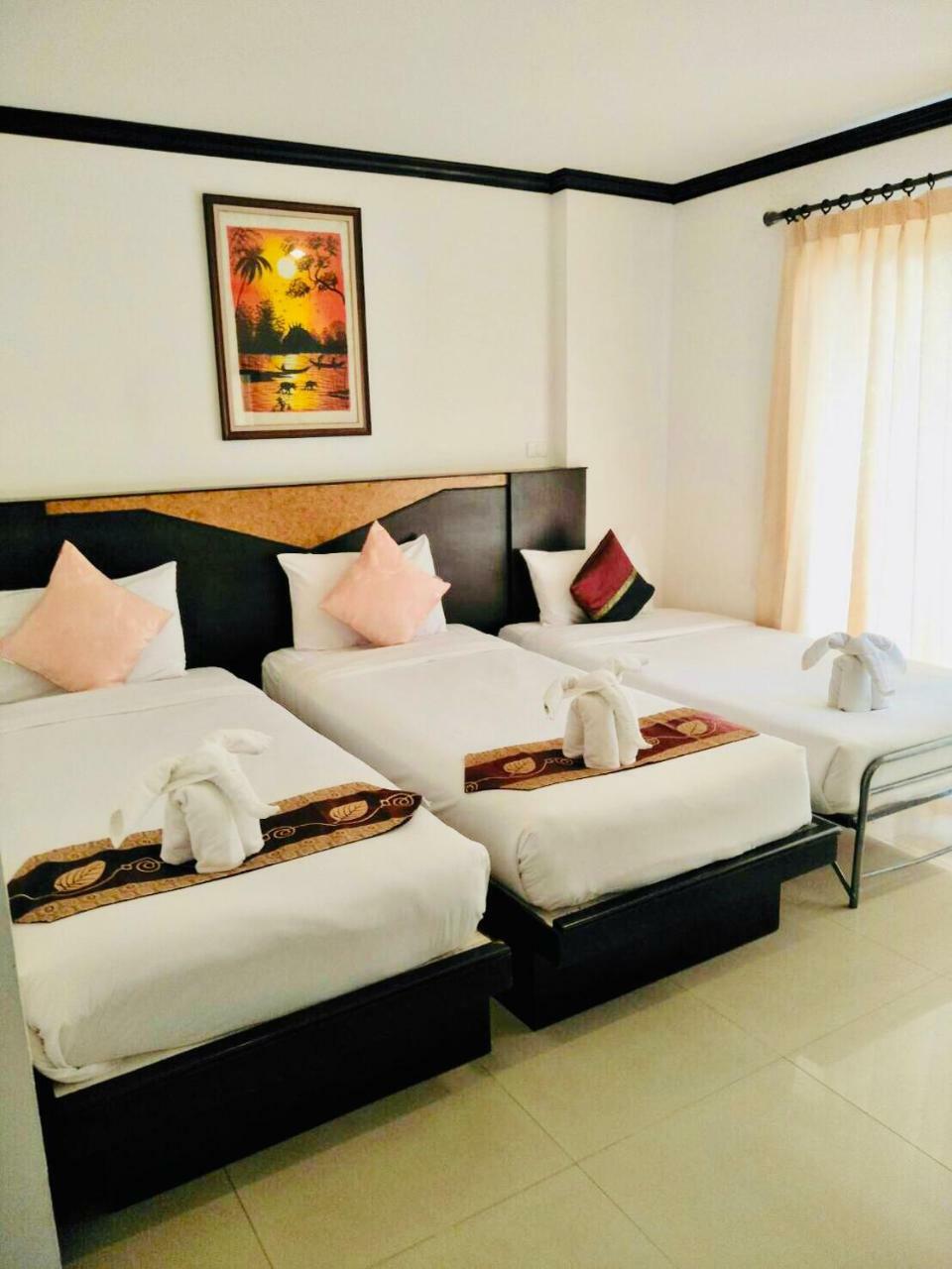 Hollywood Inn Love Patong Esterno foto