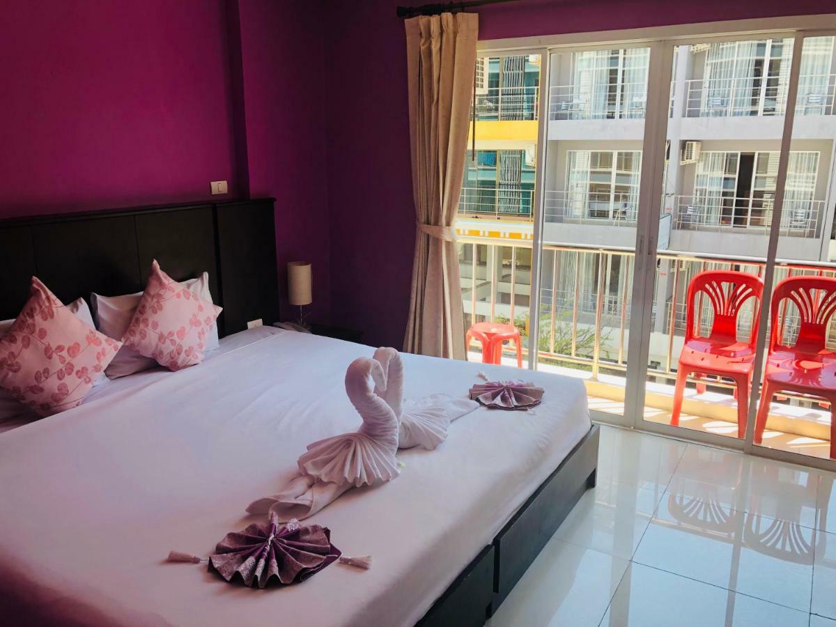 Hollywood Inn Love Patong Esterno foto