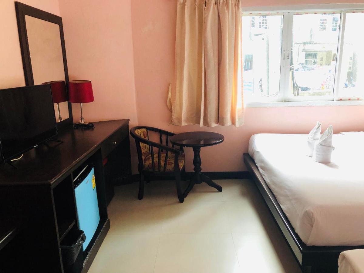 Hollywood Inn Love Patong Esterno foto